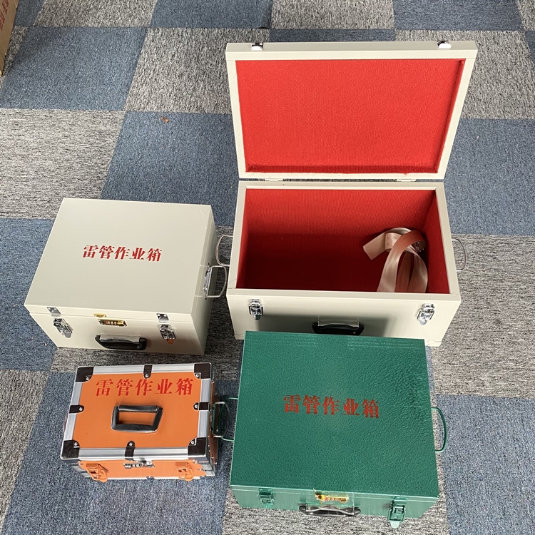 海西爆破工程作业箱如何选择？玻璃钢与传统材质的全面对比